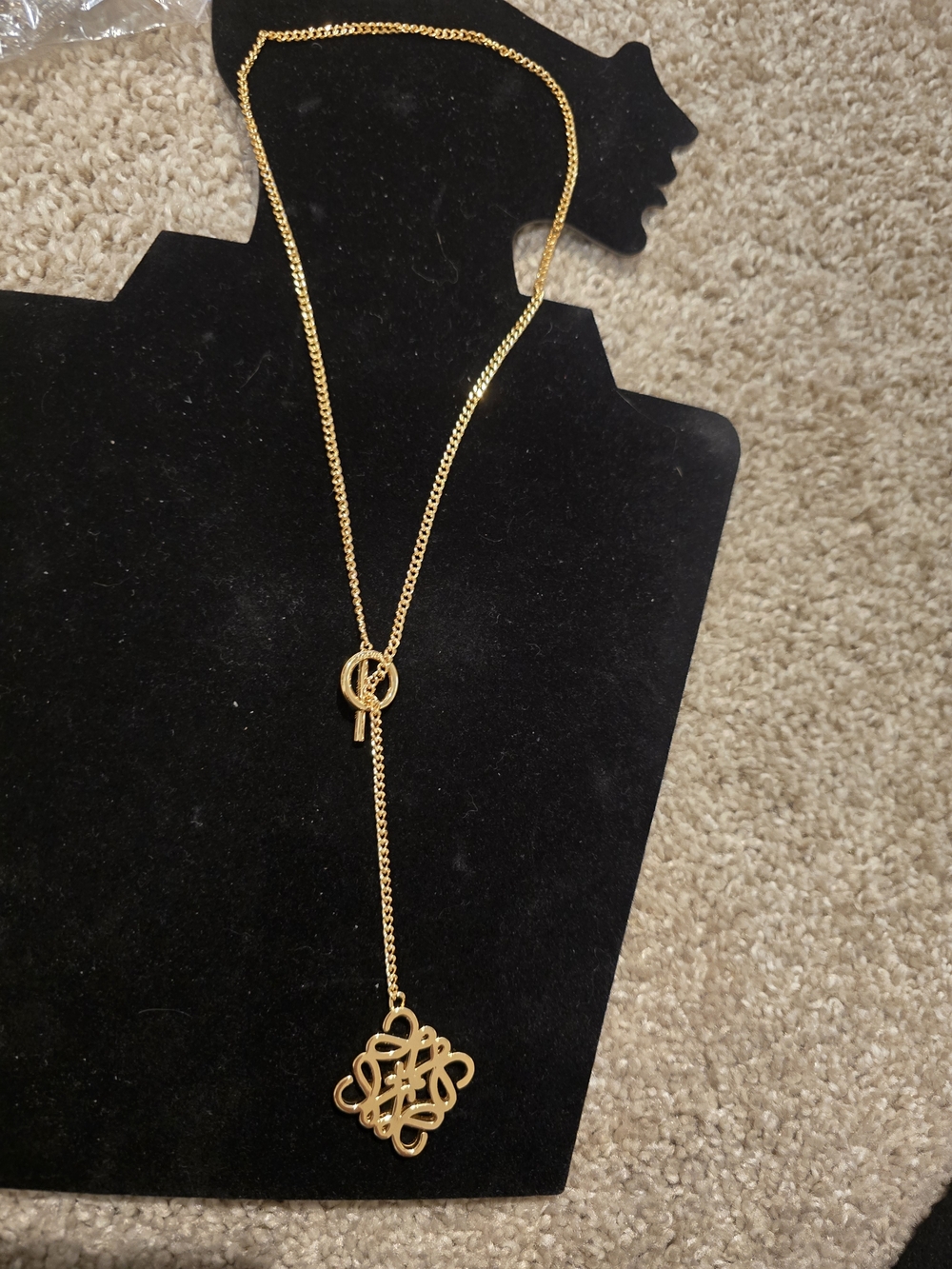 18kgp Loewe Gold-Tone Women's Lariat Necklace with Filigree Pendant - Picture 2 of 8